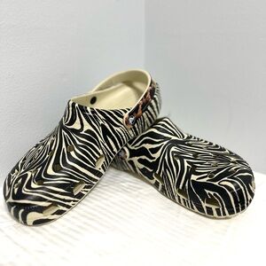 CROCS Classic Animal Print.